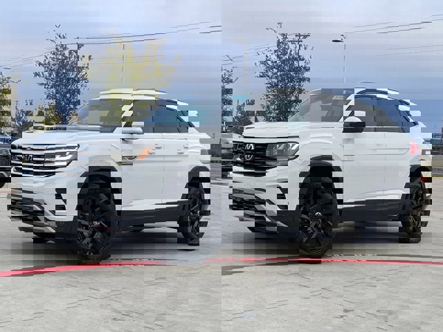 Used 2022 Volkswagen Atlas Cross Sport SE w/ Panoramic Sunroof Package