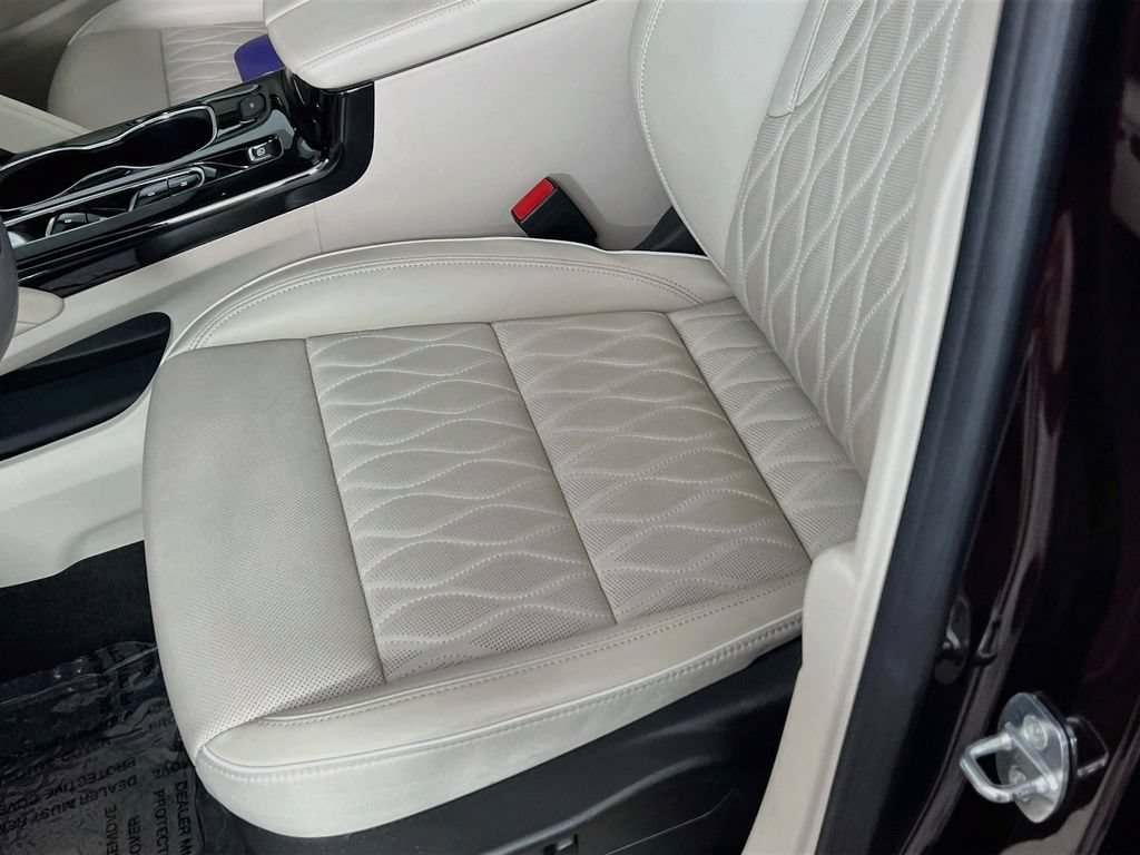 Certified 2023 Buick Envision Avenir AWD/4WD image 19