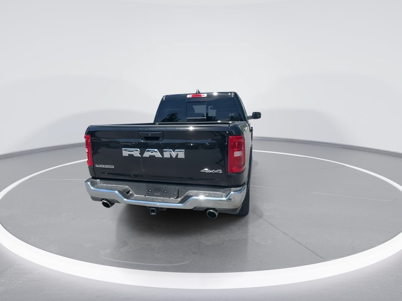 Used 2025 RAM 1500 Laramie AWD/4WD image 7