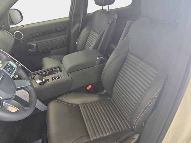 Certified 2025 Land Rover Discovery S AWD/4WD image 19