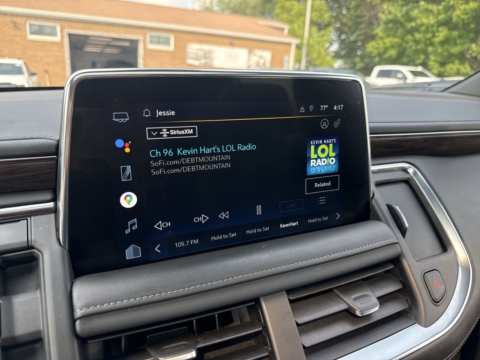 Used 2022 Chevrolet Tahoe Z71 w/ Luxury Package AWD/4WD image 18