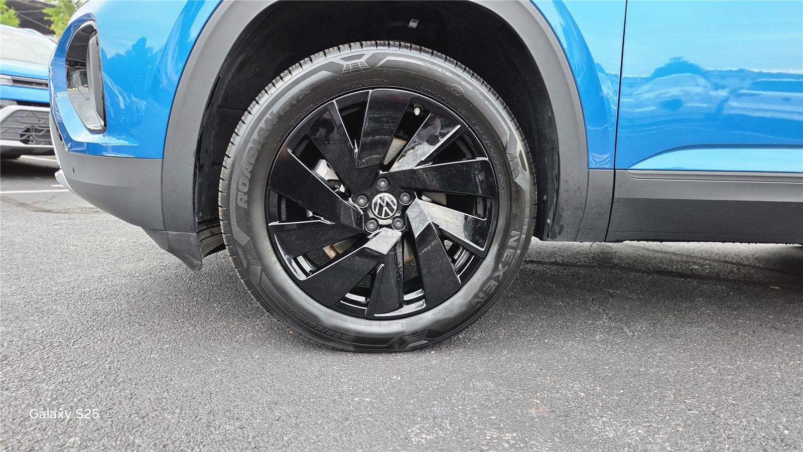 Certified 2024 Volkswagen Atlas Cross Sport SE w/ Black Wheel Package AWD/4WD image 10