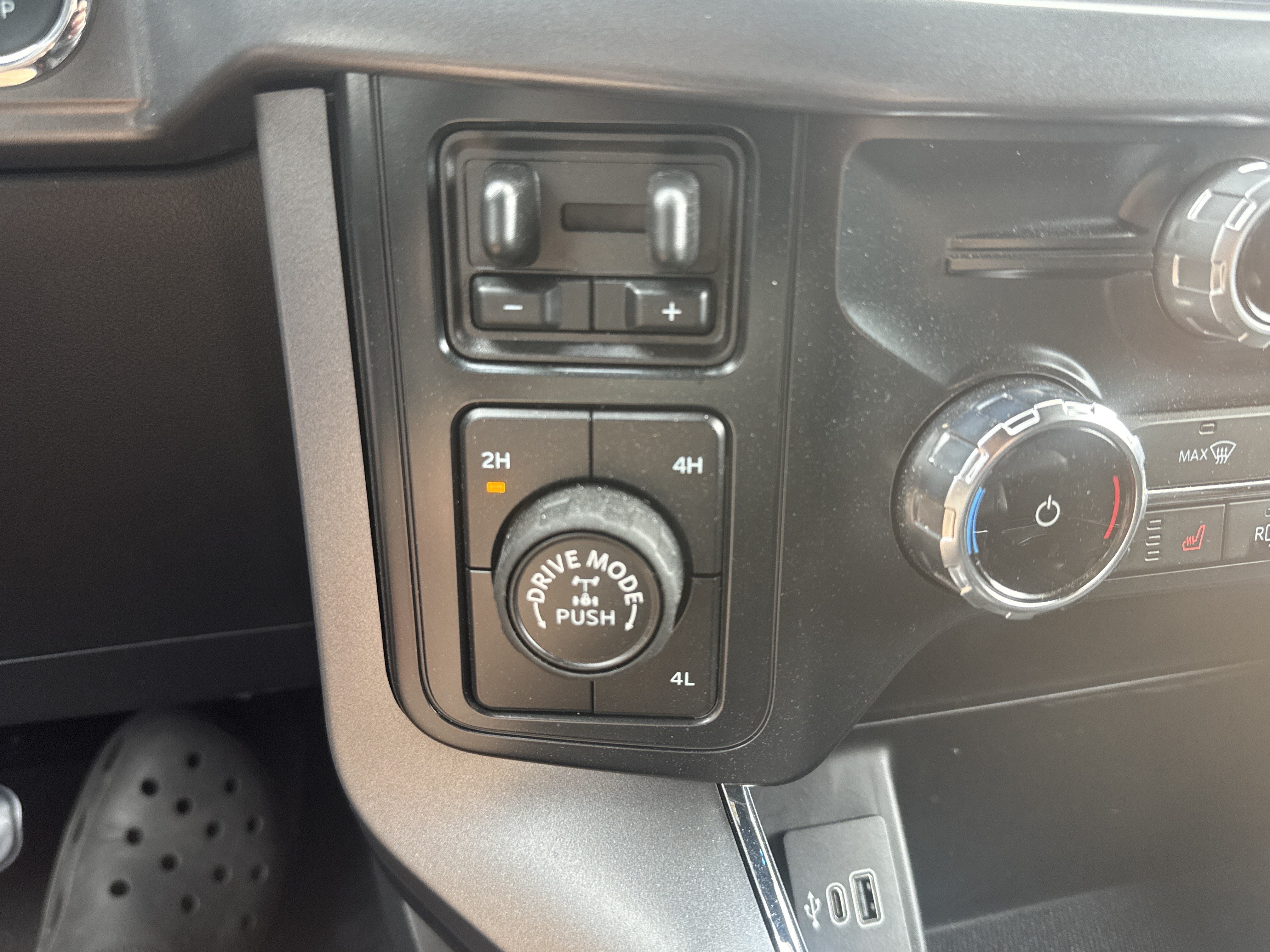 Used 2026 Ford F150 XLT w/ Equipment Group 302A MID AWD/4WD image 19