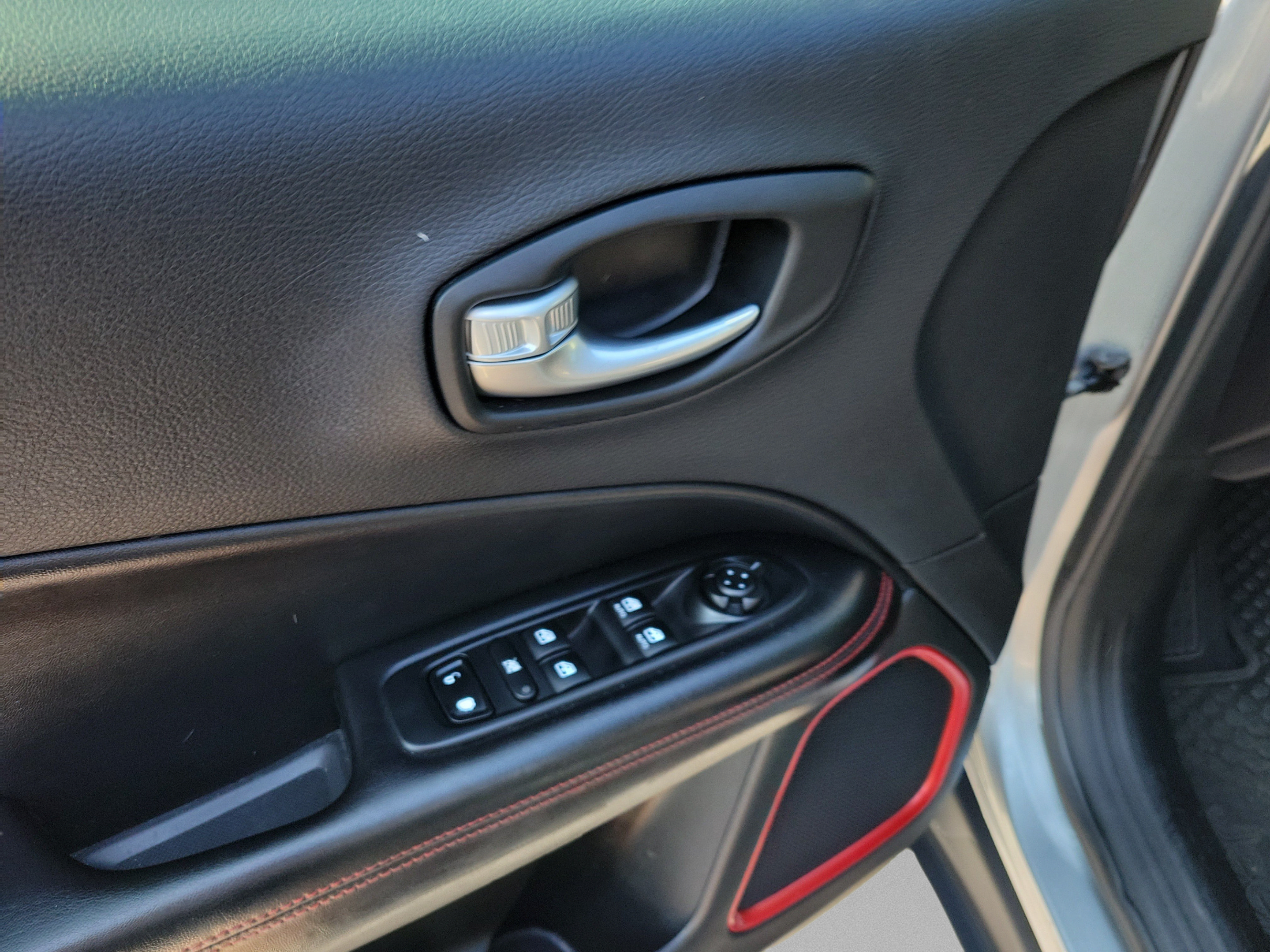 Used 2021 Jeep Compass Trailhawk AWD/4WD image 7