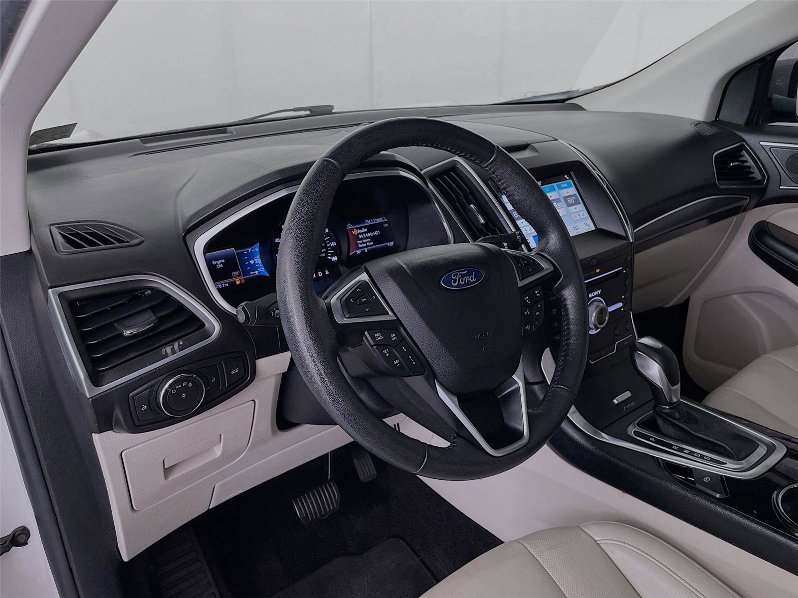 Used 2017 Ford Edge Titanium w/ Equipment Group 302A AWD/4WD image 13