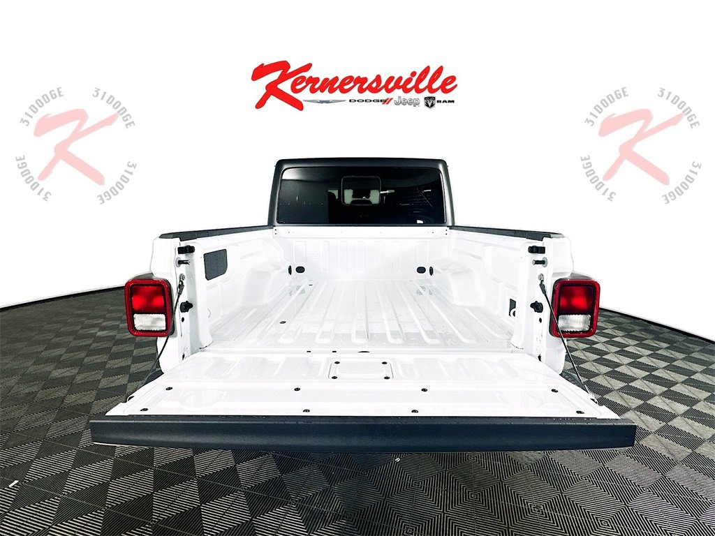 New 2025 Jeep Gladiator Sport image 15