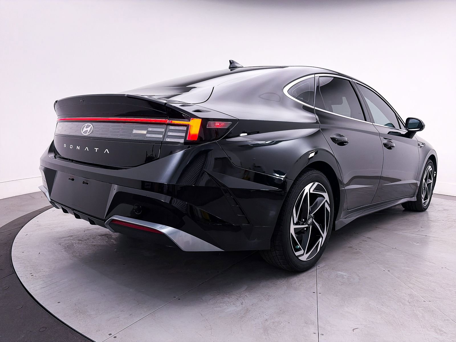 Used 2024 Hyundai Sonata SEL w/ Convenience Package image 16