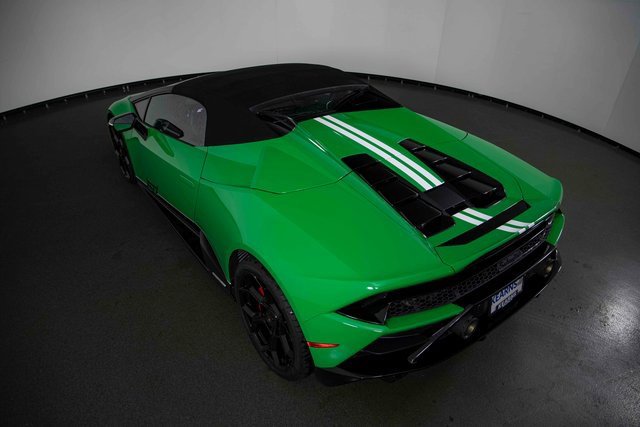 Used 2024 Lamborghini Huracan EVO image 32