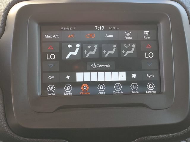 Used 2020 Jeep Renegade Altitude AWD/4WD image 14