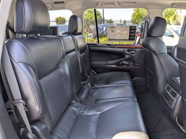 Used 2015 Lexus LX 570 4WD w/ Luxury Package image 23