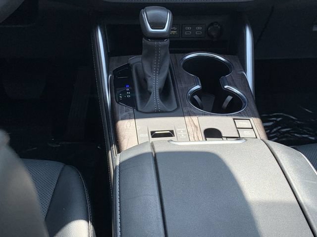 Used 2024 Toyota Highlander Limited AWD/4WD image 27