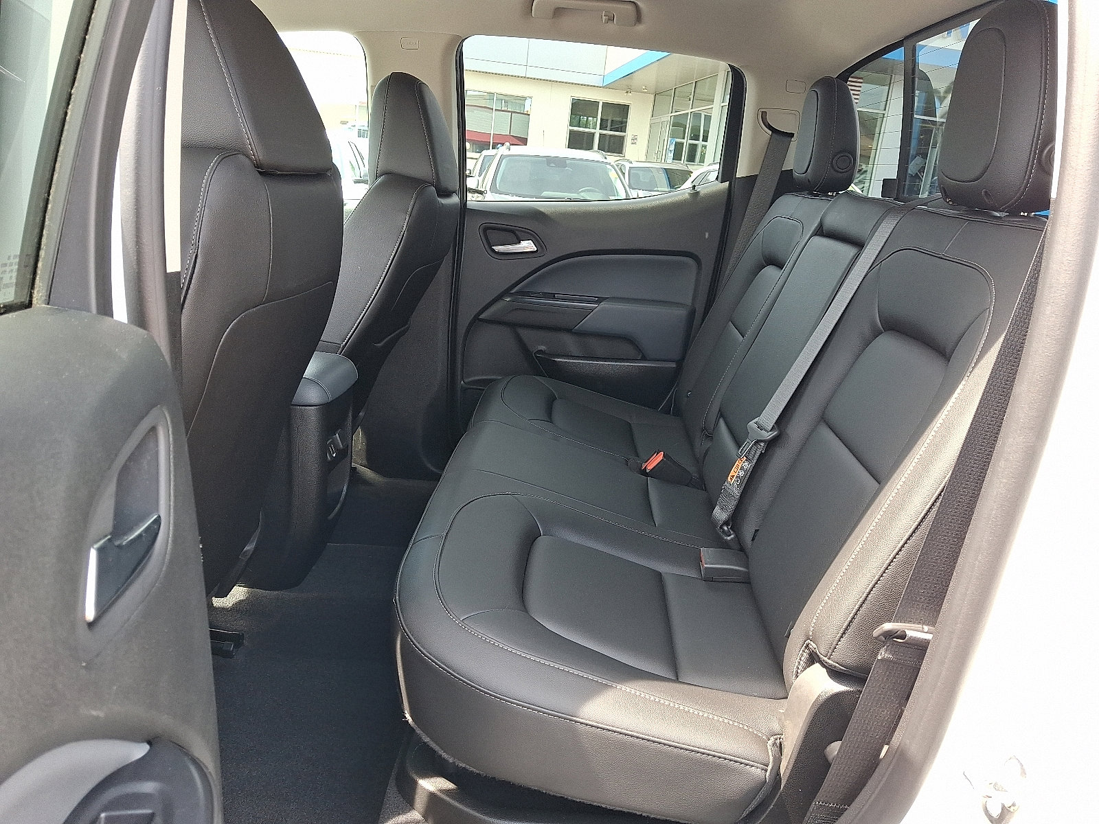 Used 2021 Chevrolet Colorado Z71 w/ Safety Package AWD/4WD image 11