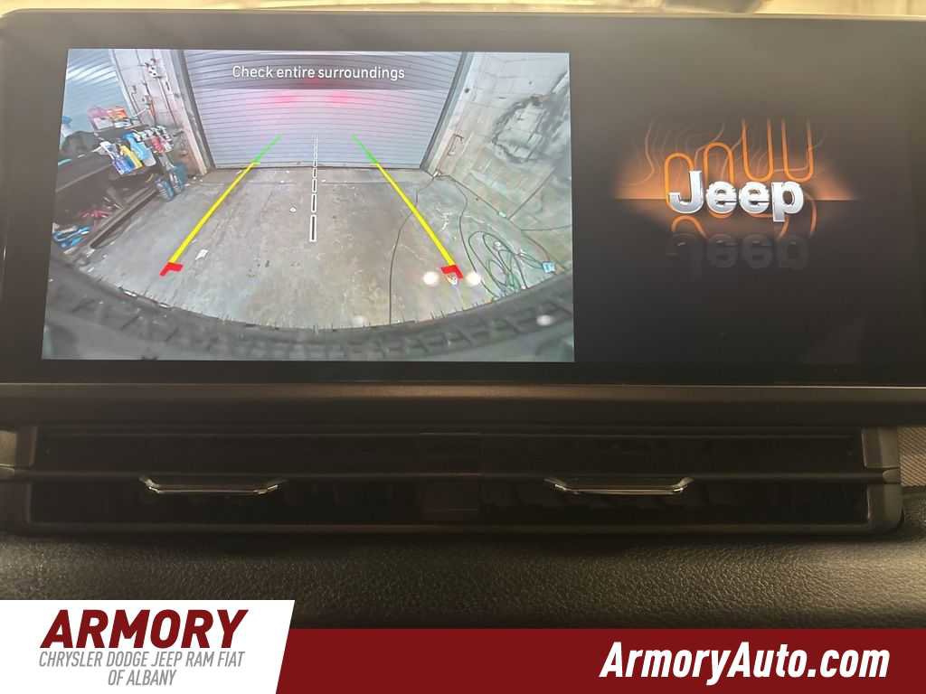 Used 2024 Jeep Wrangler Willys image 17