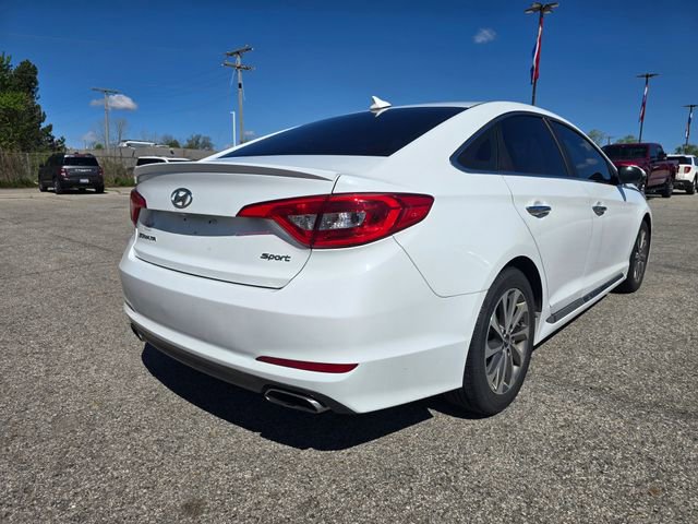 Used 2016 Hyundai Sonata Sport w/ Option Group 02 image 3