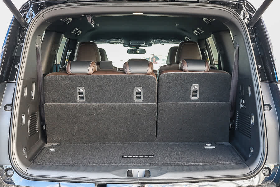 New 2026 Nissan Armada SL w/ Captain's Chari Seat Package RWD image 12