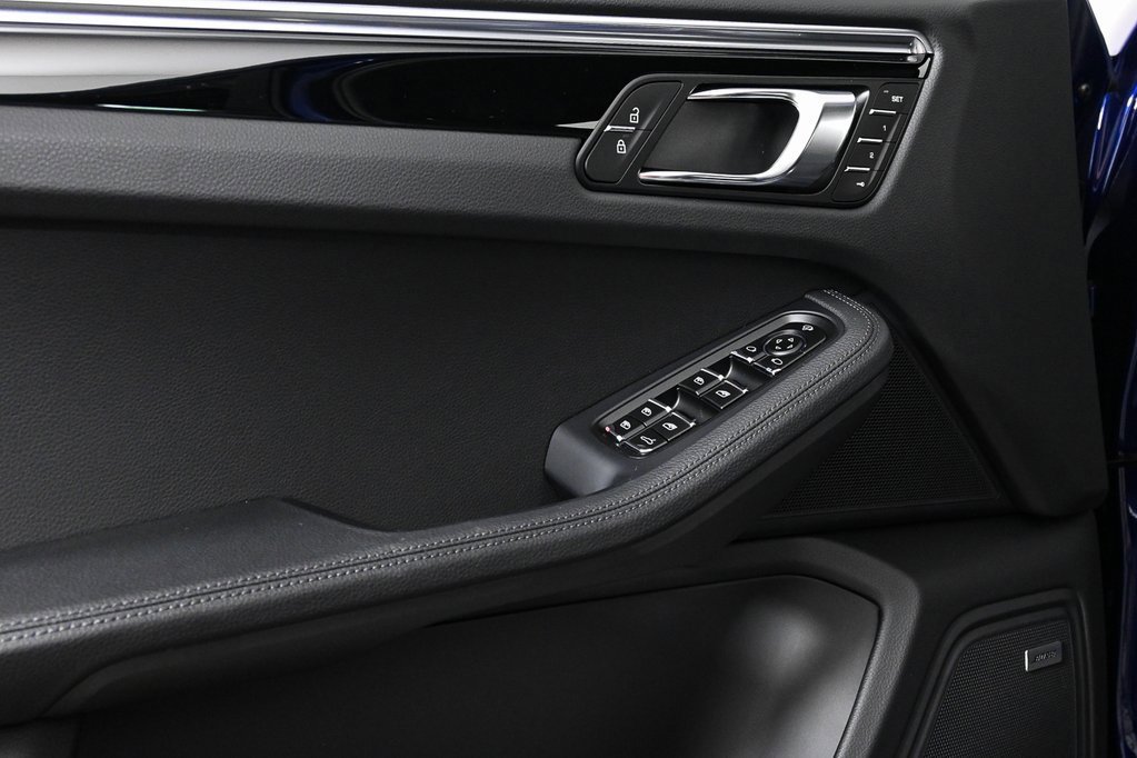 New 2025 Porsche Macan image 6