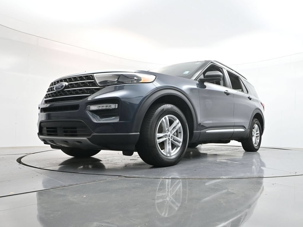Used 2023 Ford Explorer XLT w/ Equipment Group 202A AWD/4WD image 34