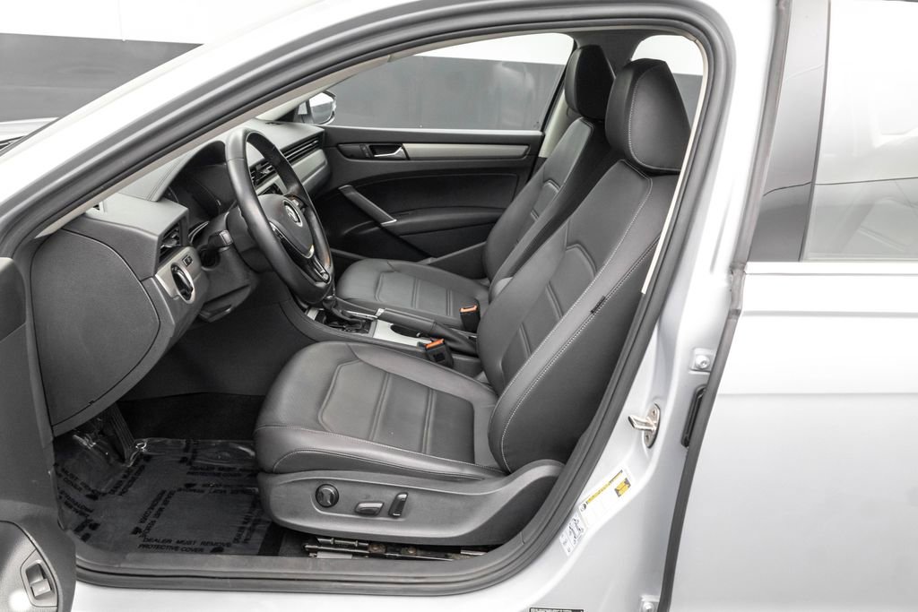 Used 2020 Volkswagen Passat 2.0T SE image 6