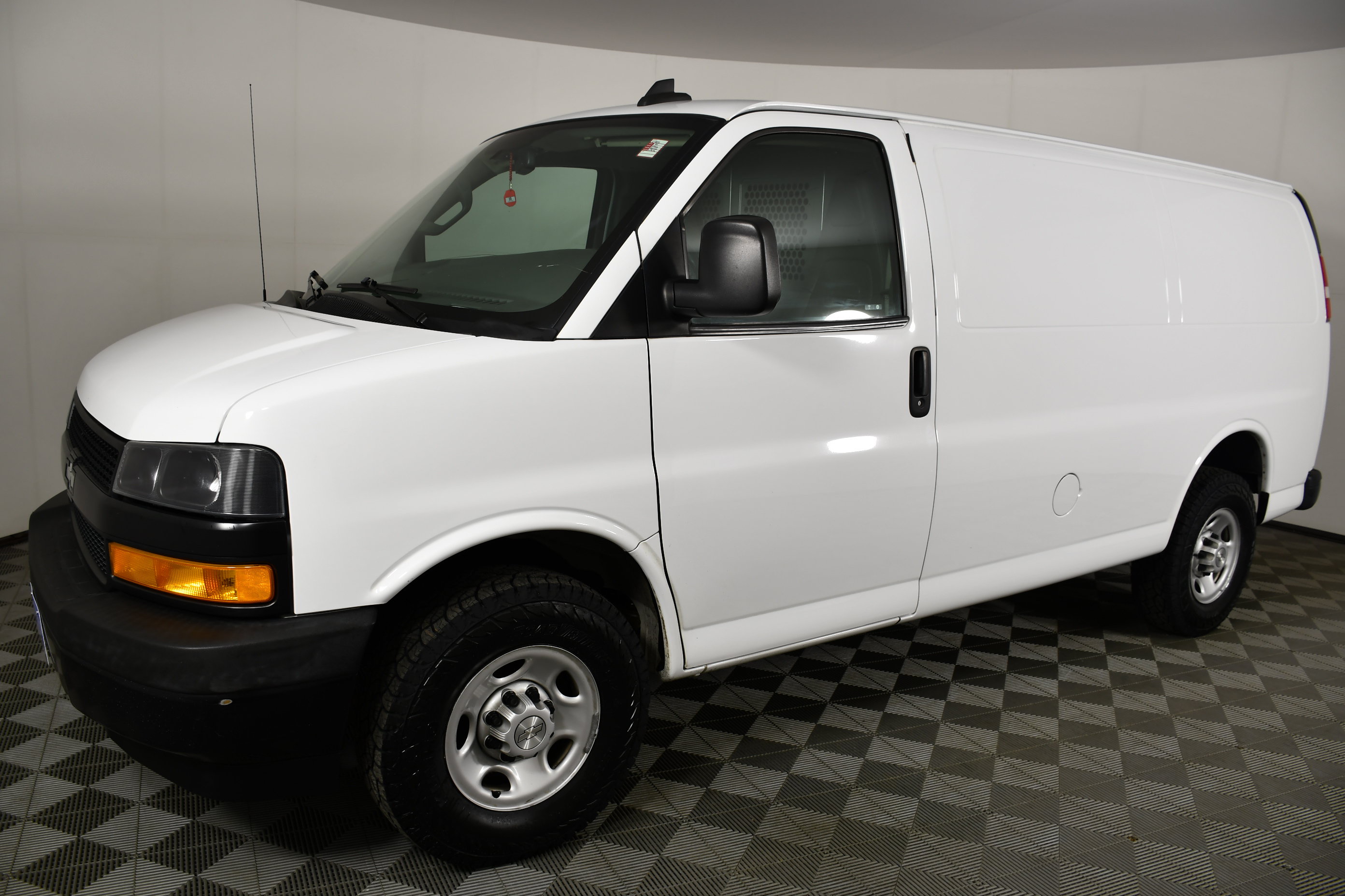 Used 2020 Chevrolet Express 2500 w/ Driver Convenience Package RWD image 10