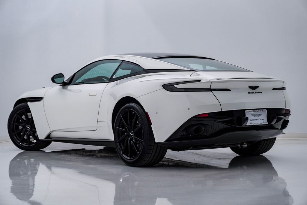 Used 2021 Aston Martin DB11 Coupe image 8
