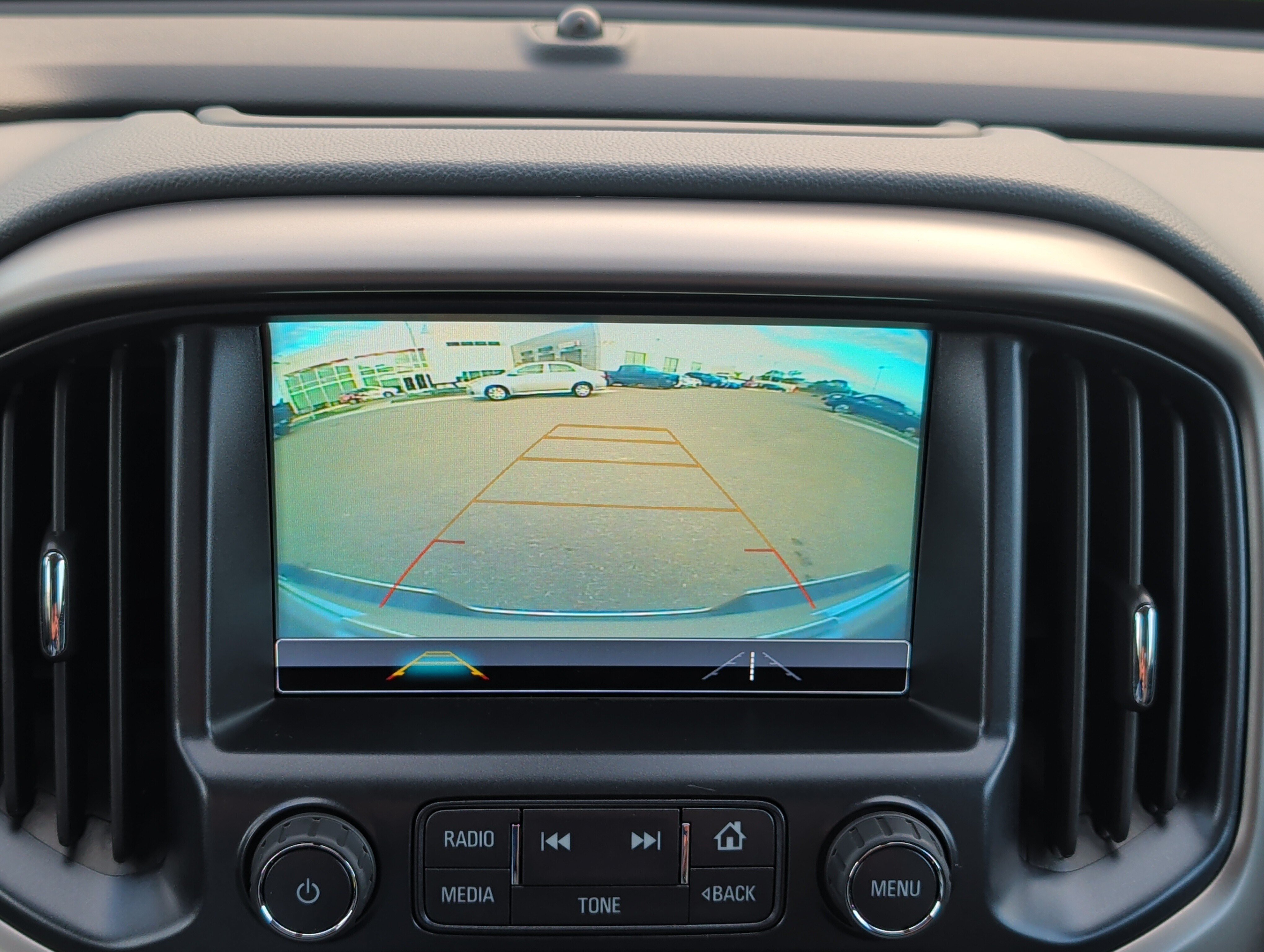 Used 2018 Chevrolet Colorado Z71 AWD/4WD image 37