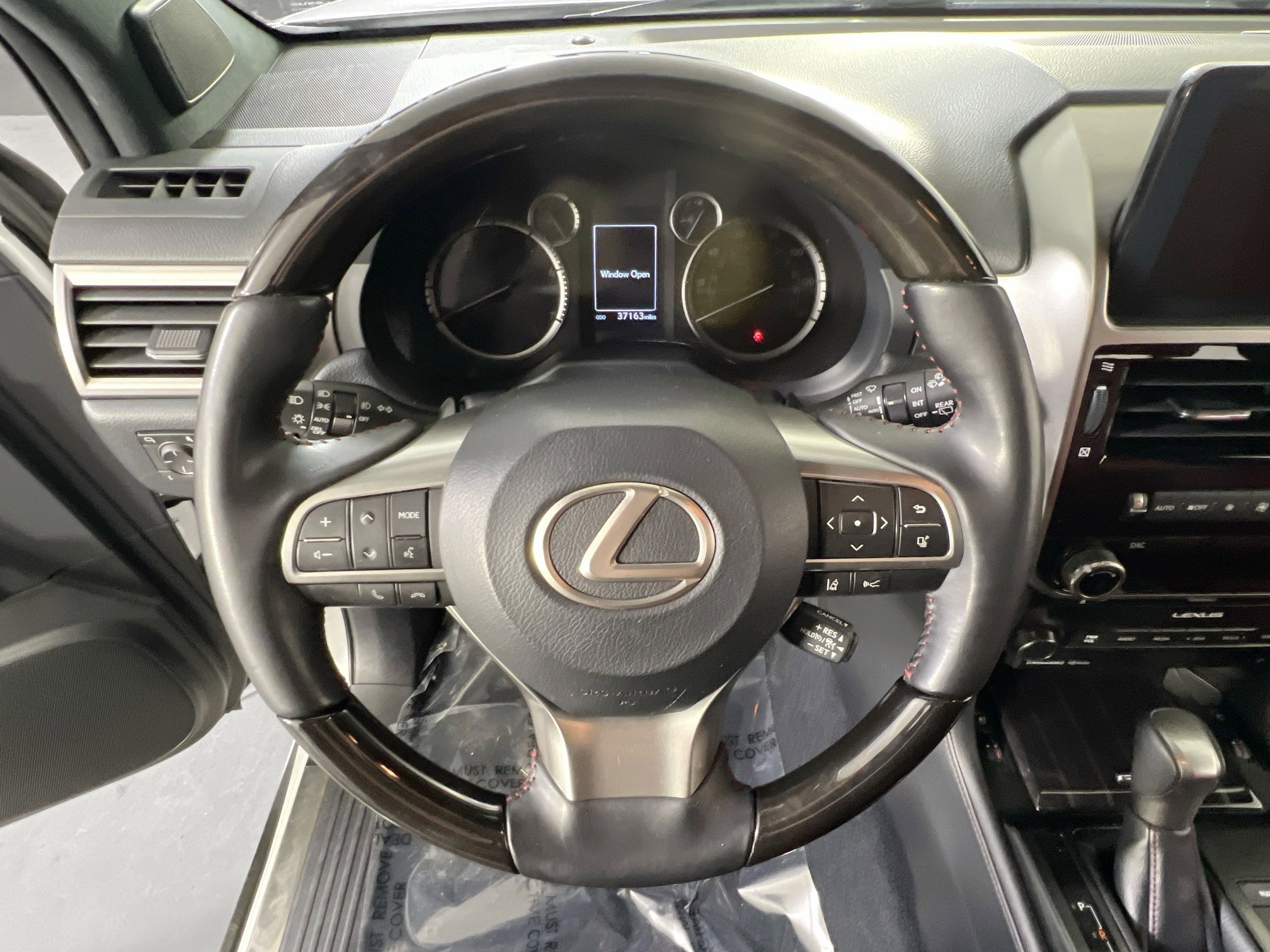 Used 2023 Lexus GX 460 Premium w/ Premium Package image 11