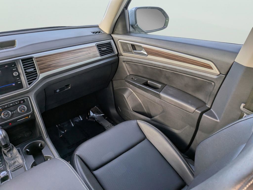 Certified 2021 Volkswagen Atlas SE w/ Towing Package FWD image 16