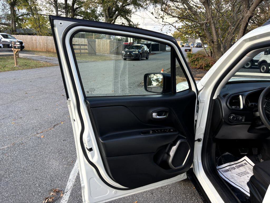 Used 2022 Jeep Renegade Sport w/ Sport Appearance Group image 6
