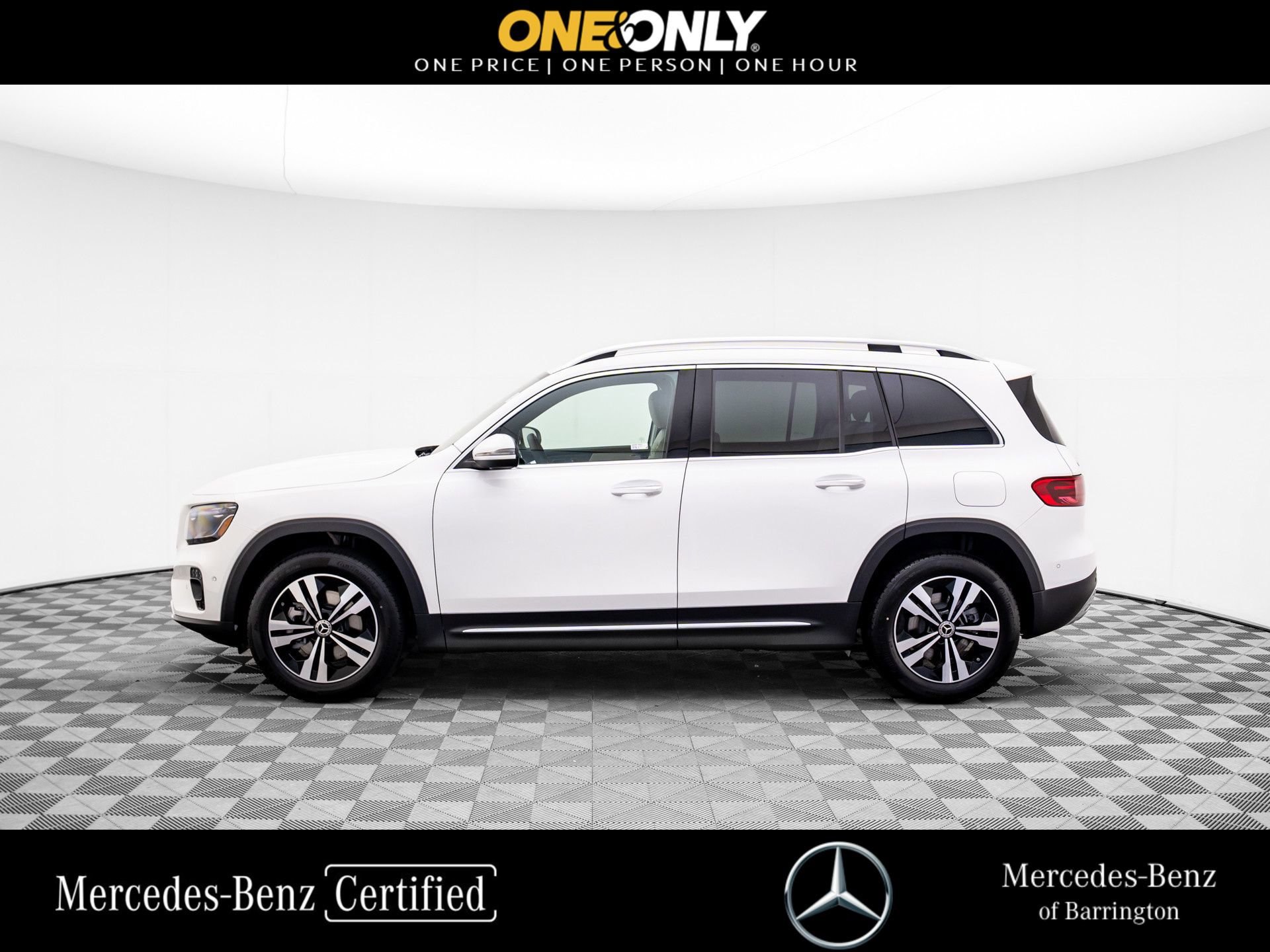 Certified 2025 Mercedes-Benz GLB 250 4MATIC image 2