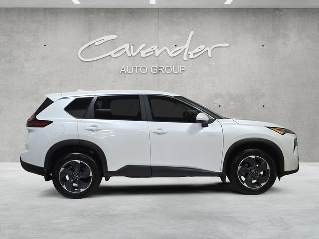Used 2024 Nissan Rogue SV image 17