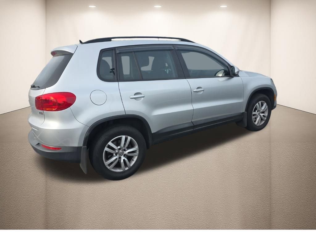 Used 2016 Volkswagen Tiguan S image 4