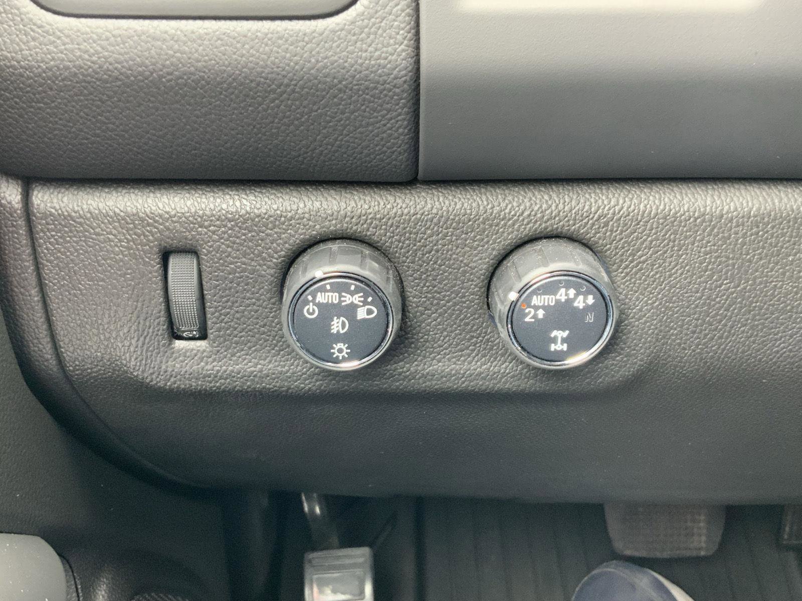 Used 2022 Chevrolet Colorado LT w/ Luxury Package image 29