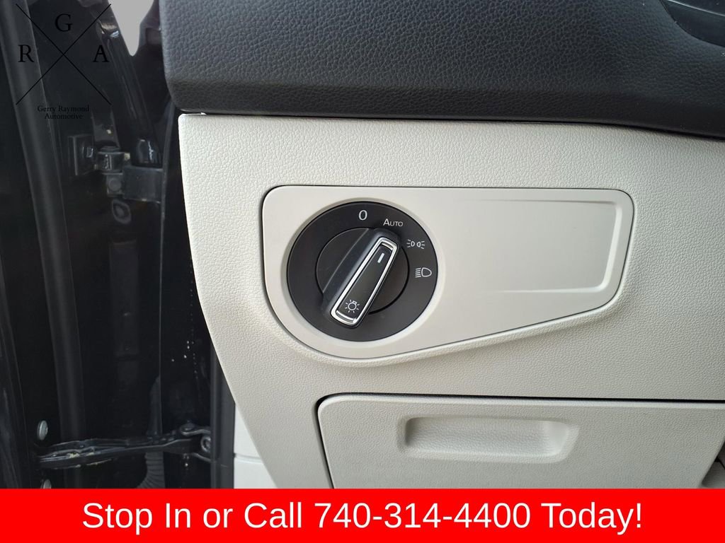Used 2024 Volkswagen Tiguan SE R-Line AWD/4WD image 19