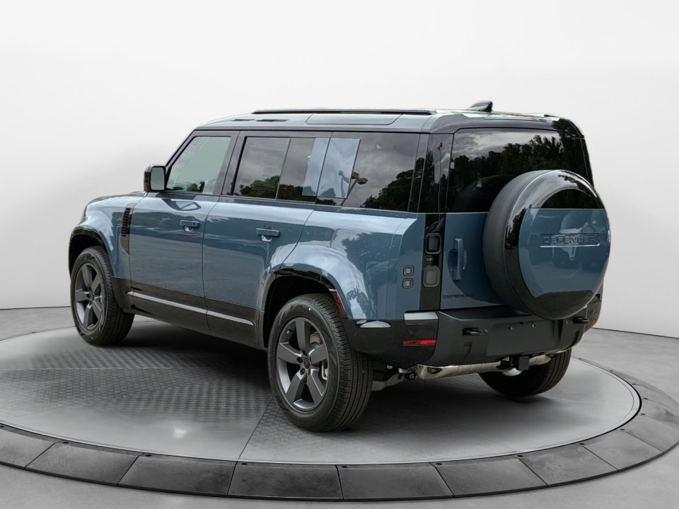 New 2026 Land Rover Defender 110 X-Dynamic SE AWD/4WD image 5