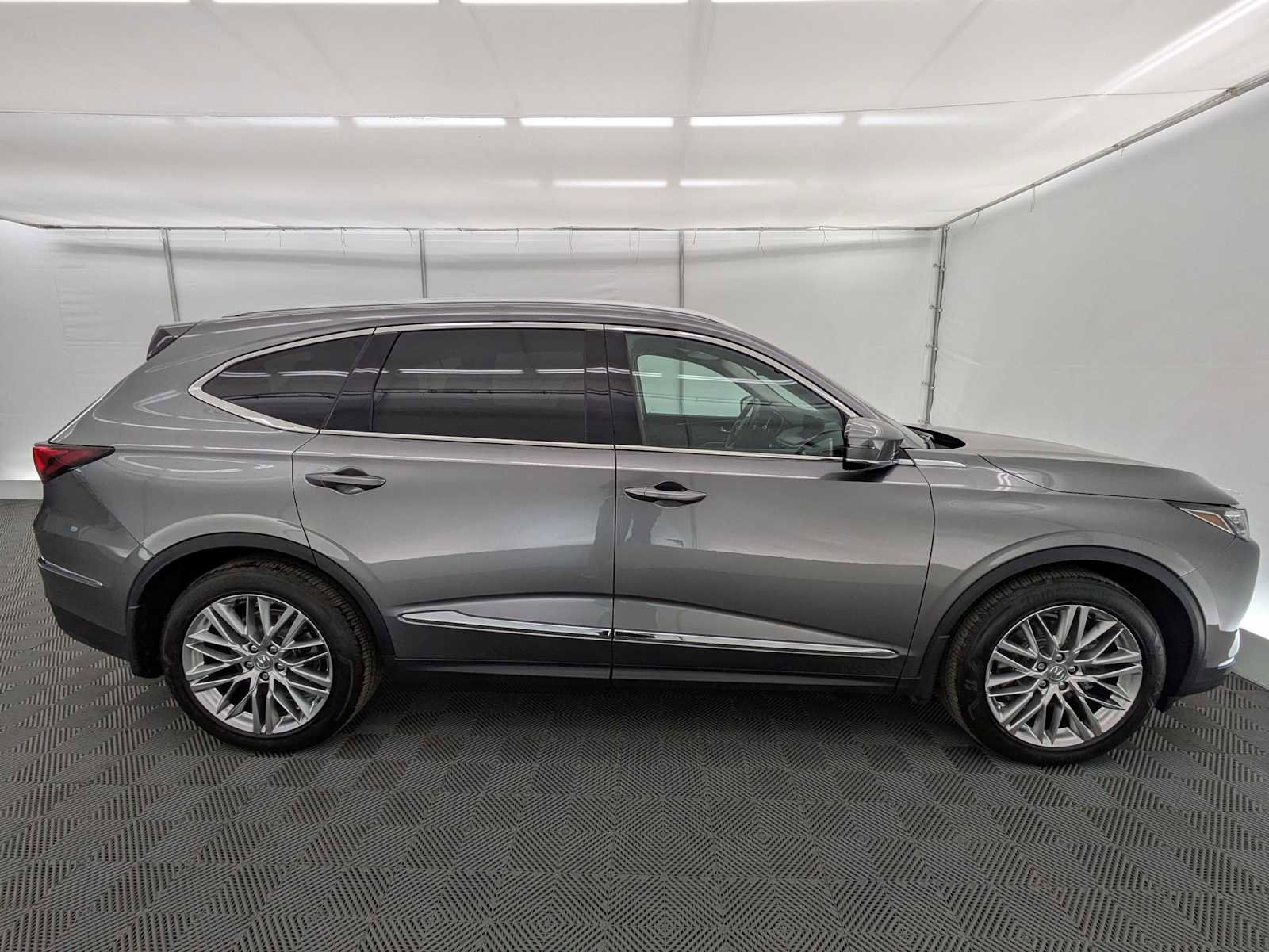 Used 2023 Acura MDX SH-AWD w/ Advance Package image 7