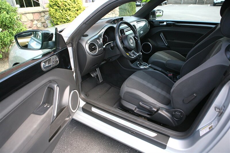 Used 2013 Volkswagen Beetle 2.0T FWD image 8