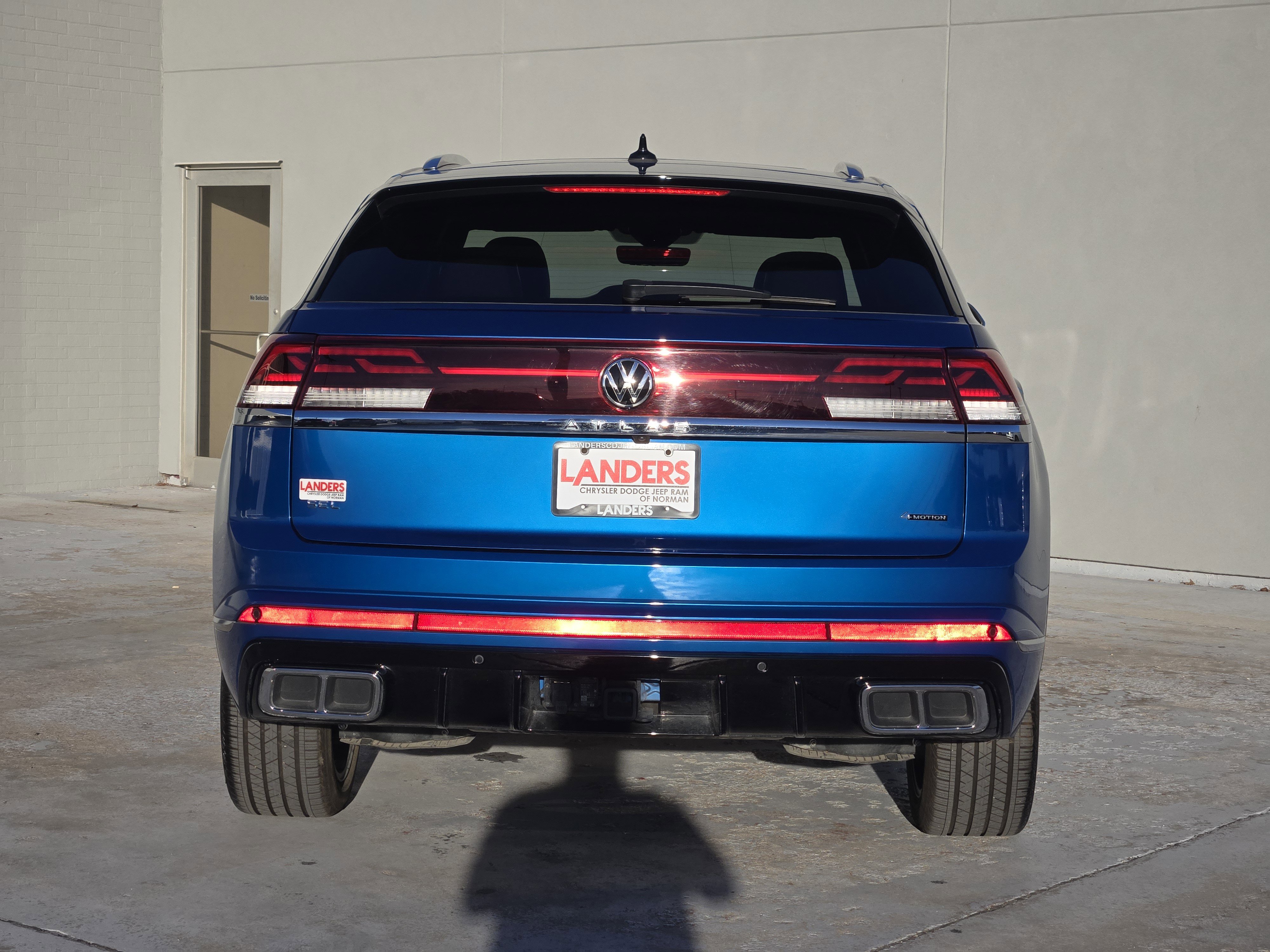 Used 2024 Volkswagen Atlas Cross Sport SEL Premium R-Line image 7
