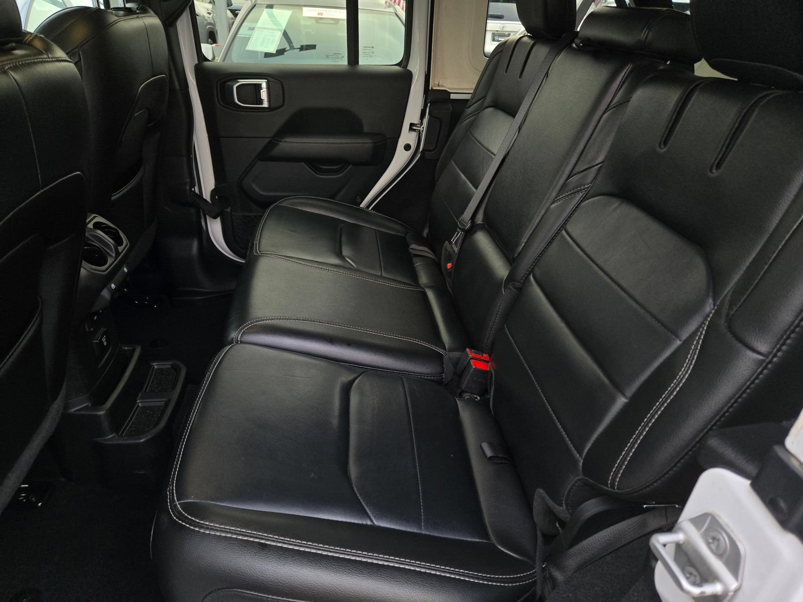 Used 2021 Jeep Wrangler Unlimited Sahara w/ Cold Weather Group AWD/4WD image 11