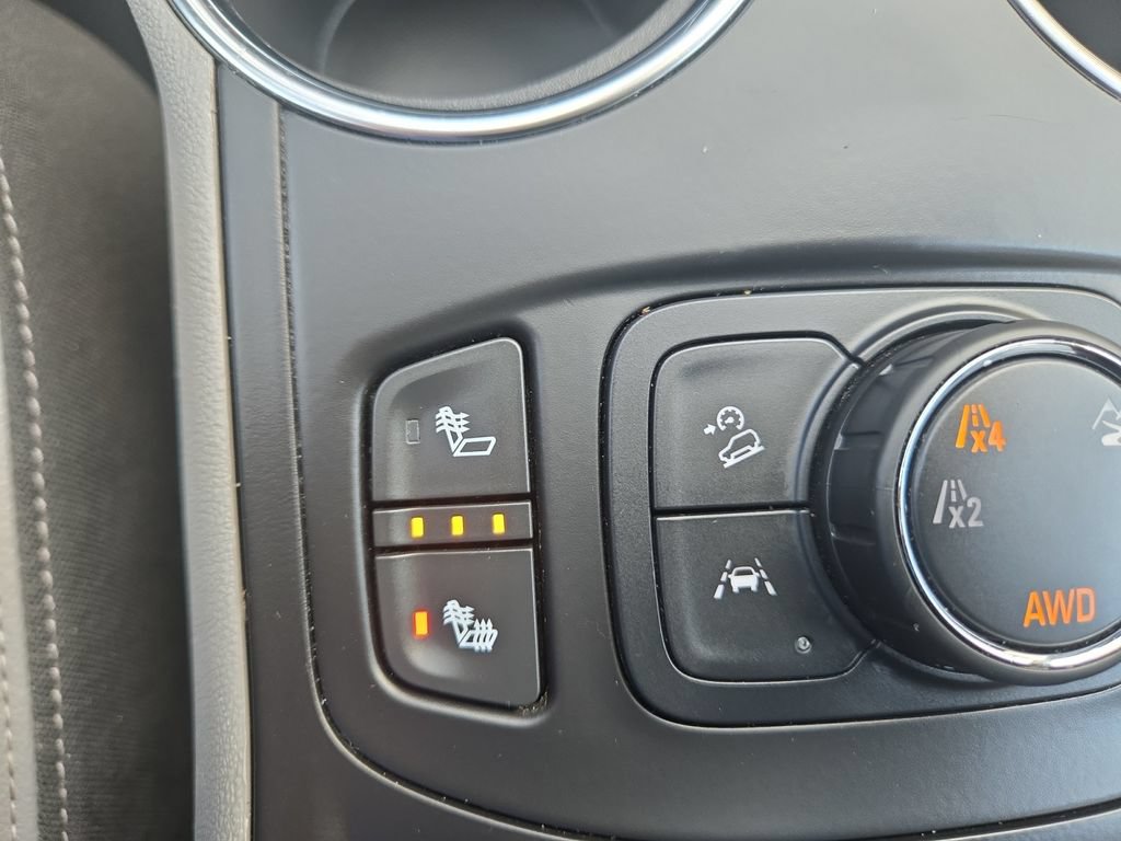 Used 2024 GMC Terrain SLT AWD/4WD image 35
