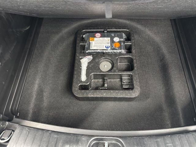 Used 2025 Jeep Compass Limited image 11