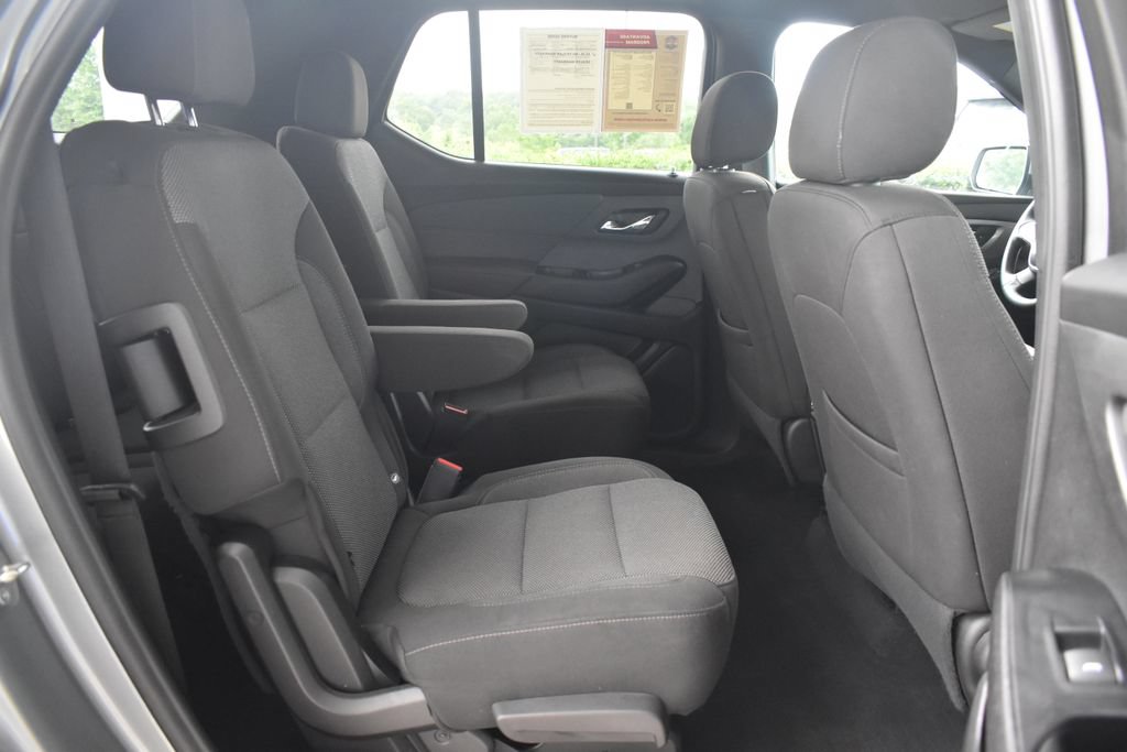 Used 2023 Chevrolet Traverse LT FWD image 16
