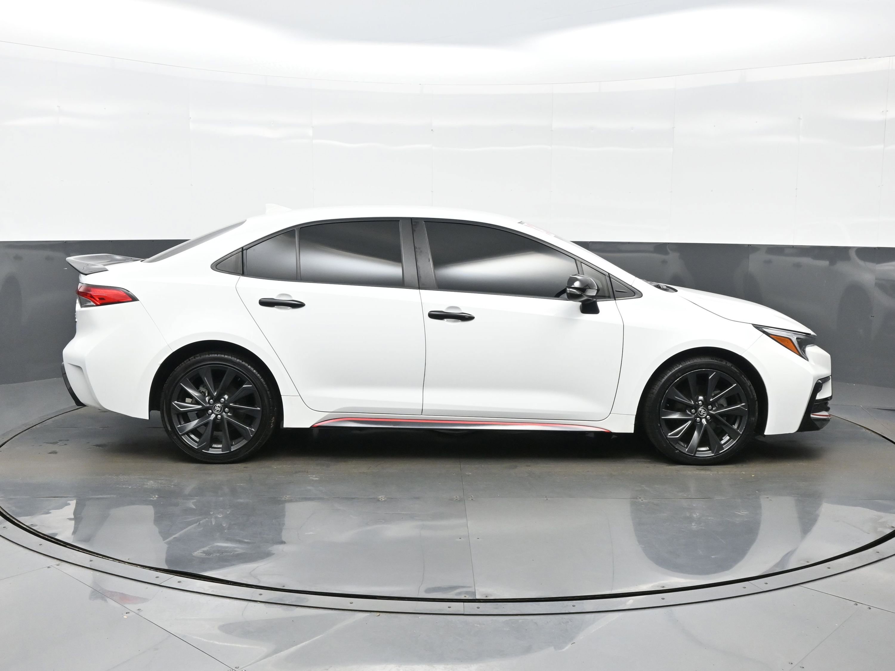 Used 2023 Toyota Corolla SE FWD image 7