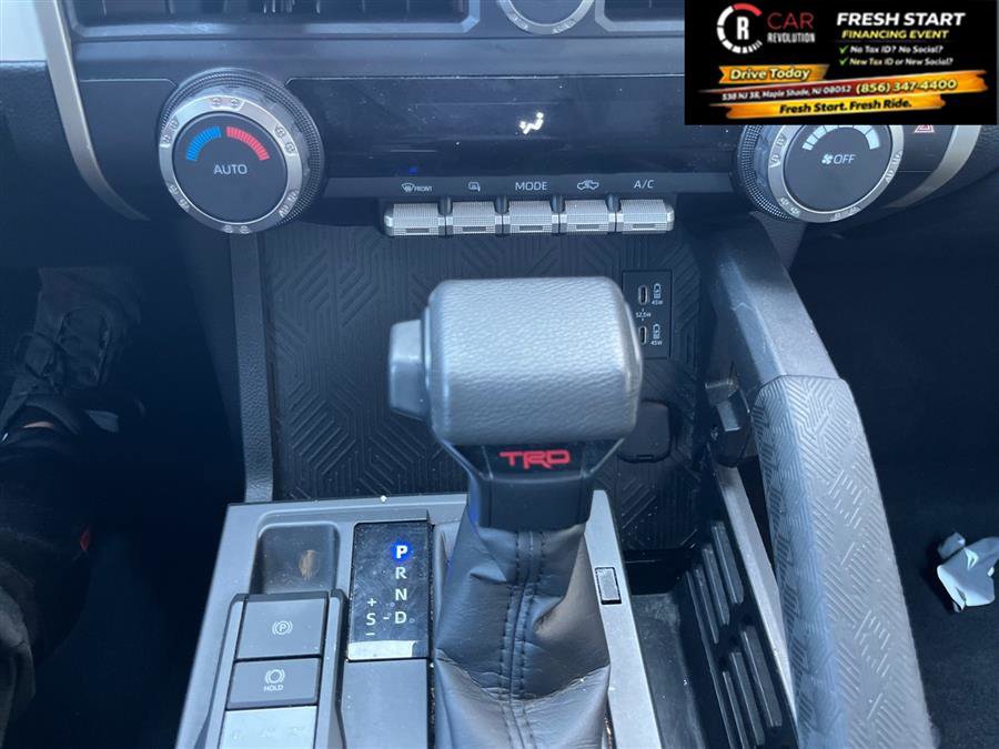 Used 2024 Toyota Tacoma TRD Off-Road AWD/4WD image 20