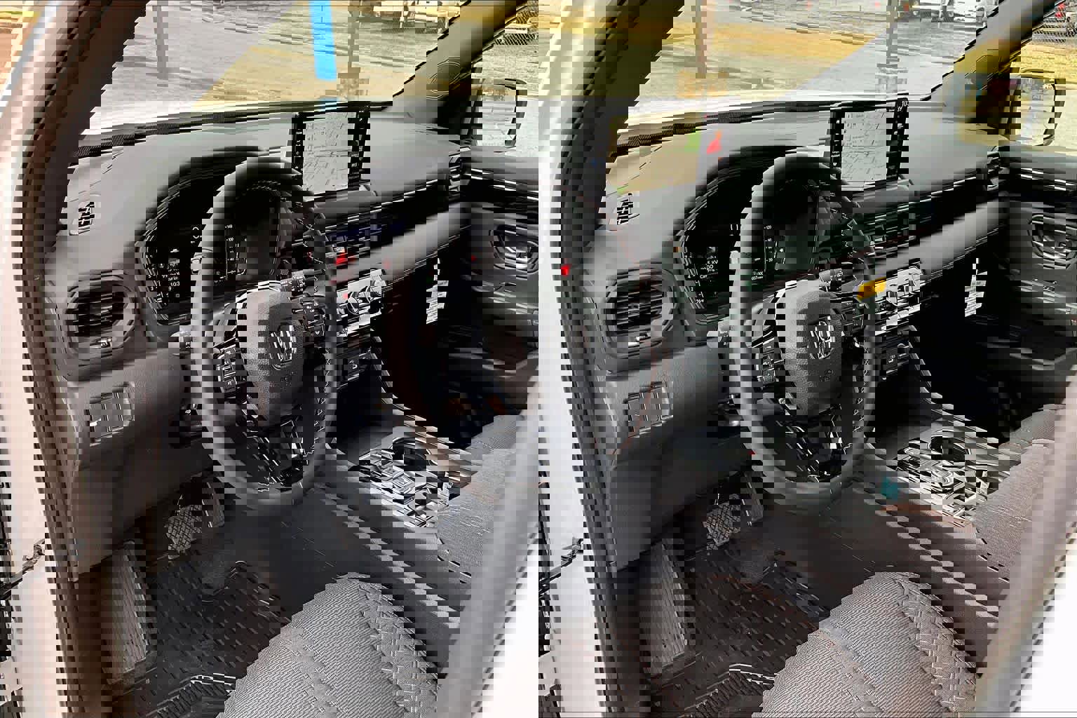 New 2026 Honda Pilot Sport image 8