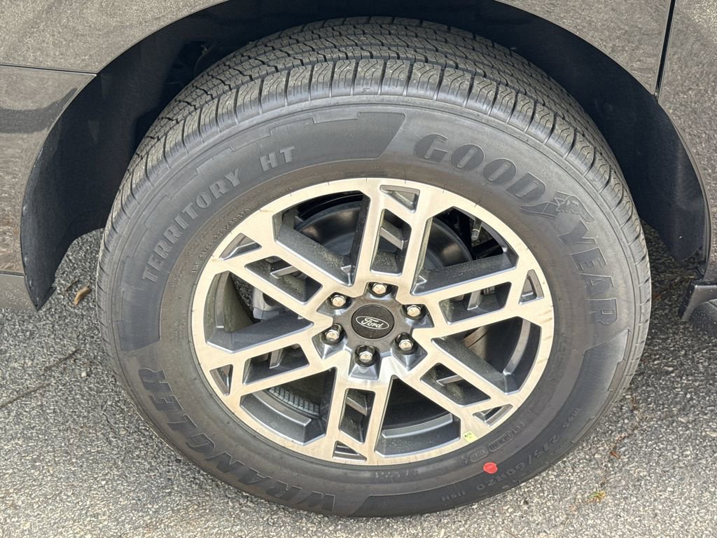 New 2026 Ford Expedition Max Active RWD image 17