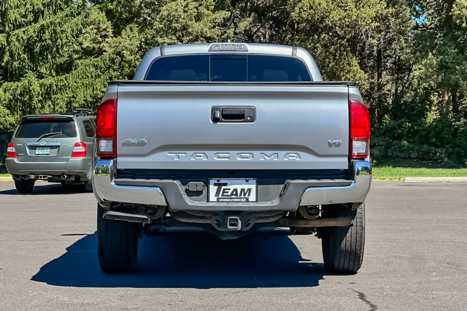 Used 2022 Toyota Tacoma SR5 AWD/4WD image 5
