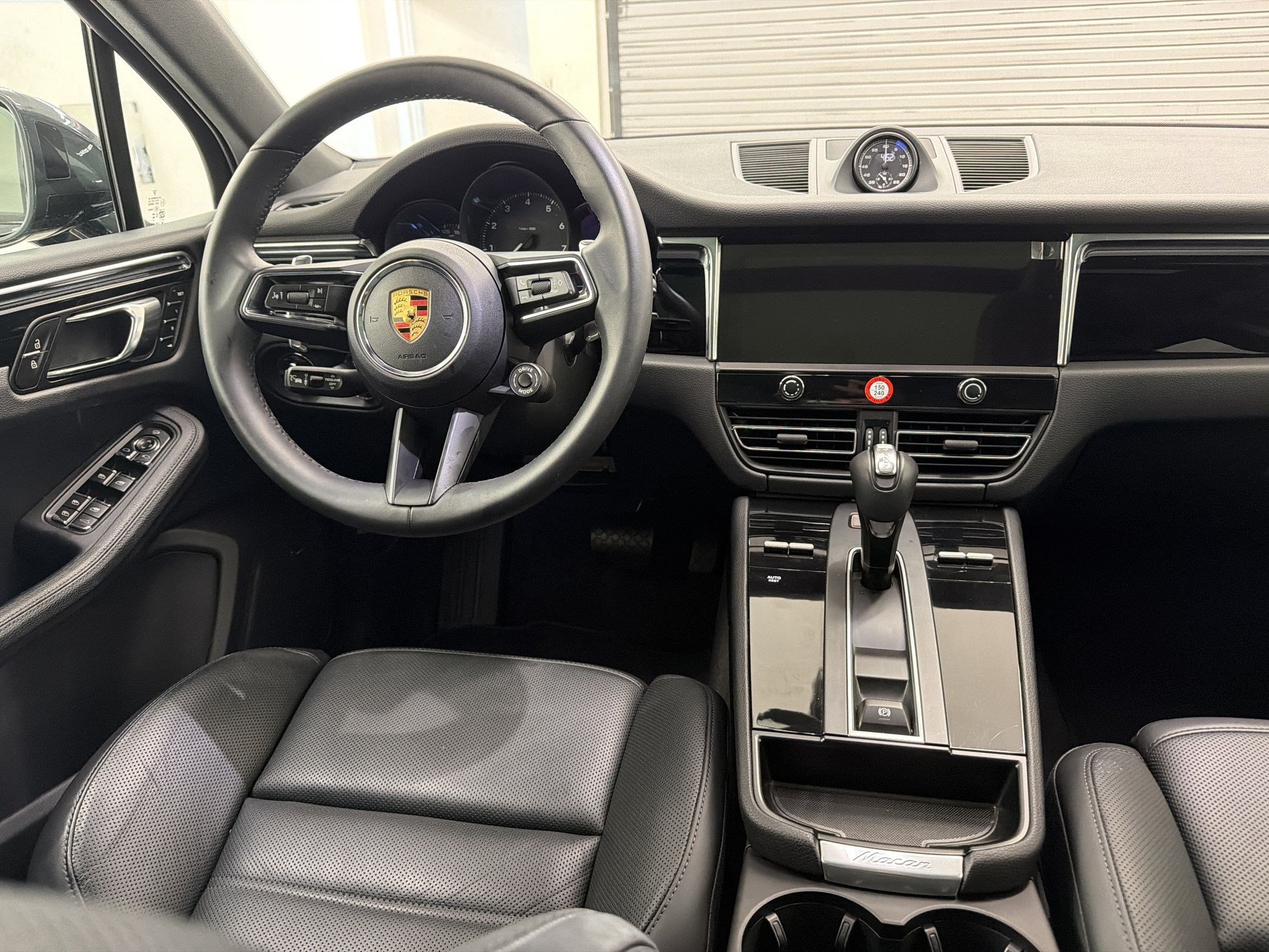 Used 2026 Porsche Macan AWD/4WD image 29