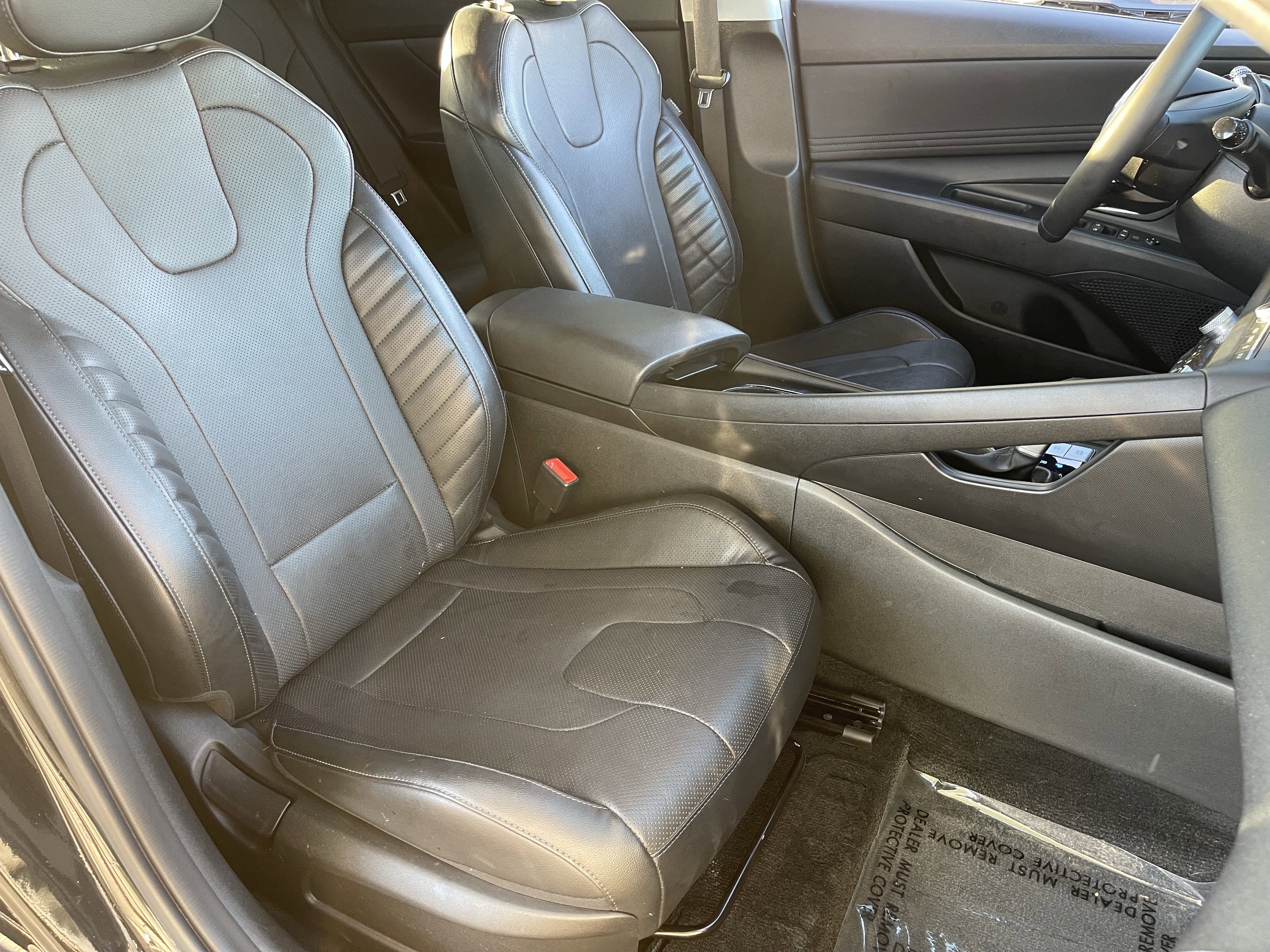 Used 2023 Hyundai Elantra Limited FWD image 12