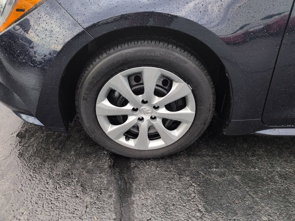 Certified 2025 Toyota Corolla LE FWD image 27