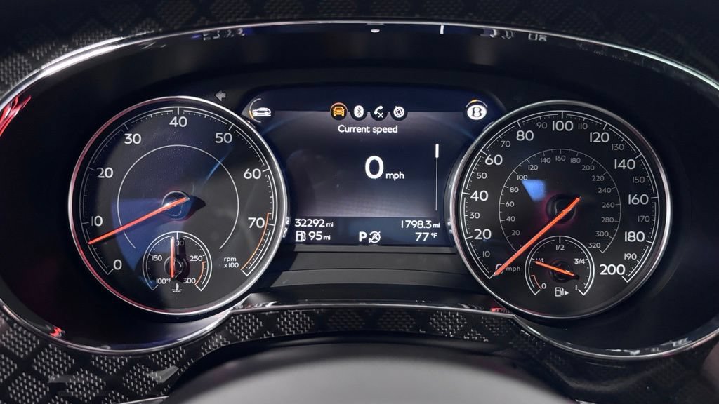 Used 2020 Bentley Bentayga AWD/4WD image 16